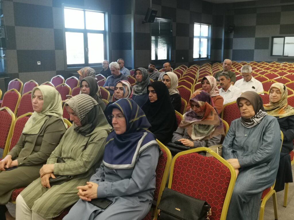 AW234962 02 ELAZIĞ'DA BİR YETİME AİLE OLMA PANELİ GERÇEKLEŞTİRİLDİ
