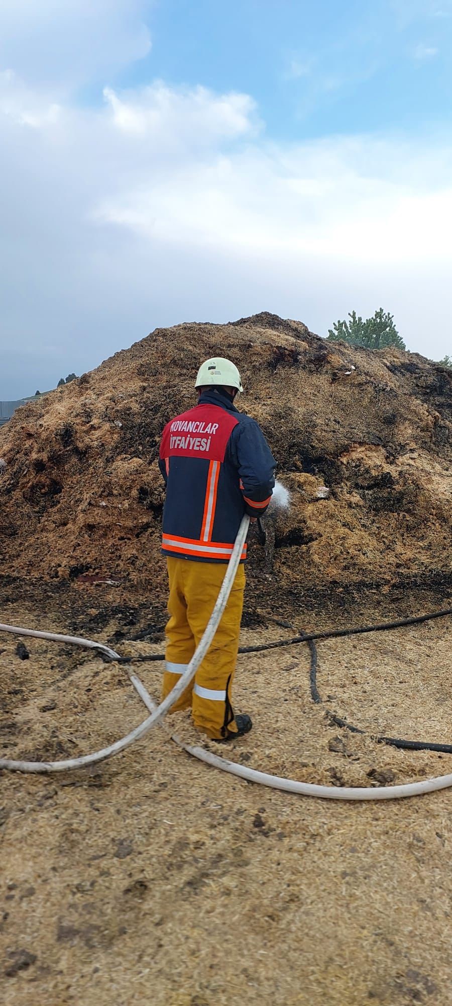 Elazığ’da samanlıkta korkutan yangın