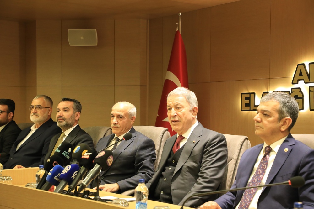 TBMM Milli Savunma Komisyonu Başkanı Akar: ”Bizim hedefimiz bu zamana kadar sadece ve sadece teröristler olmuştur”
