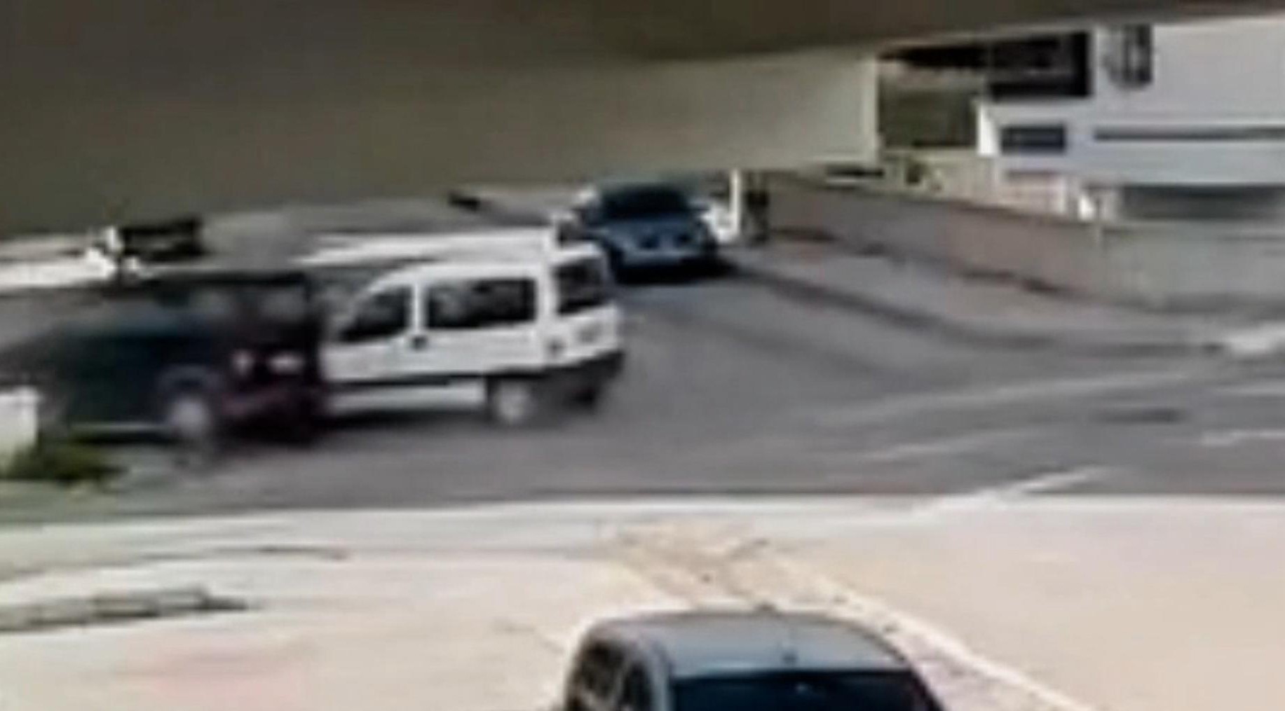 Elazığ’da hafif ticari araçlar çarpıştı