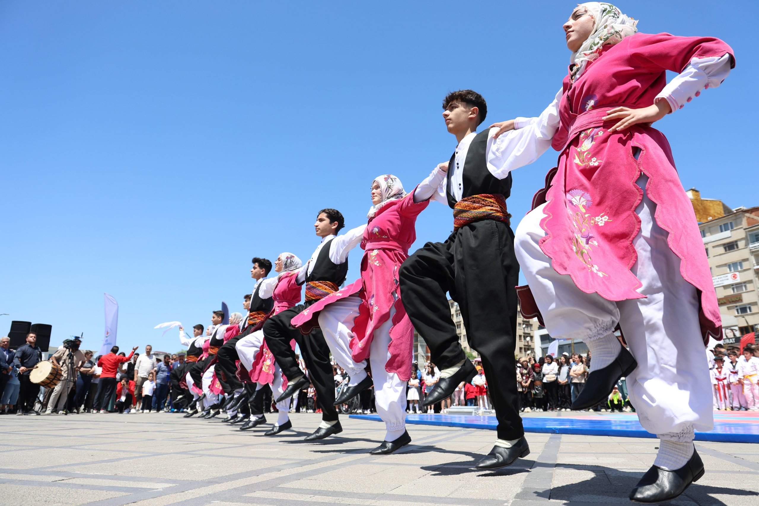 Elazığ’da 19 Mayıs renkli görüntülere sahne oldu