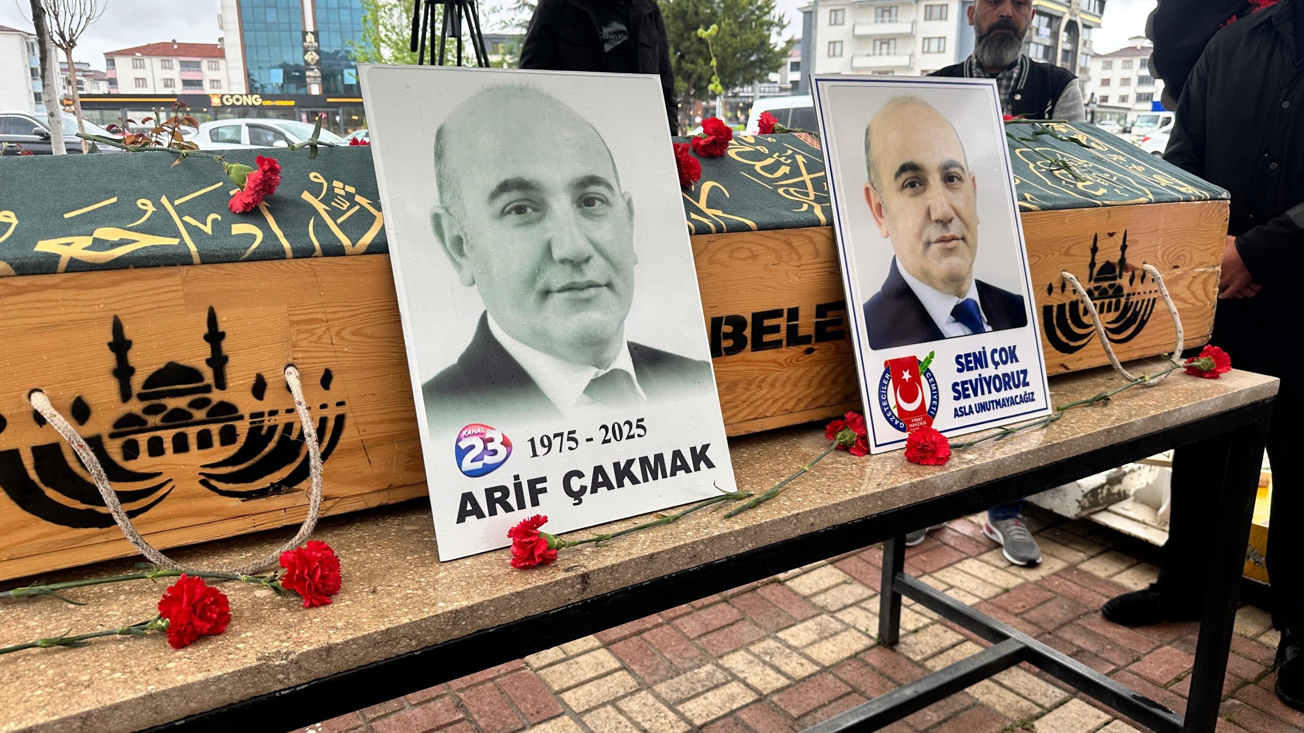 Elazığ’da Gazeteci Arif Çakmak, son yolculuğuna uğurlandı