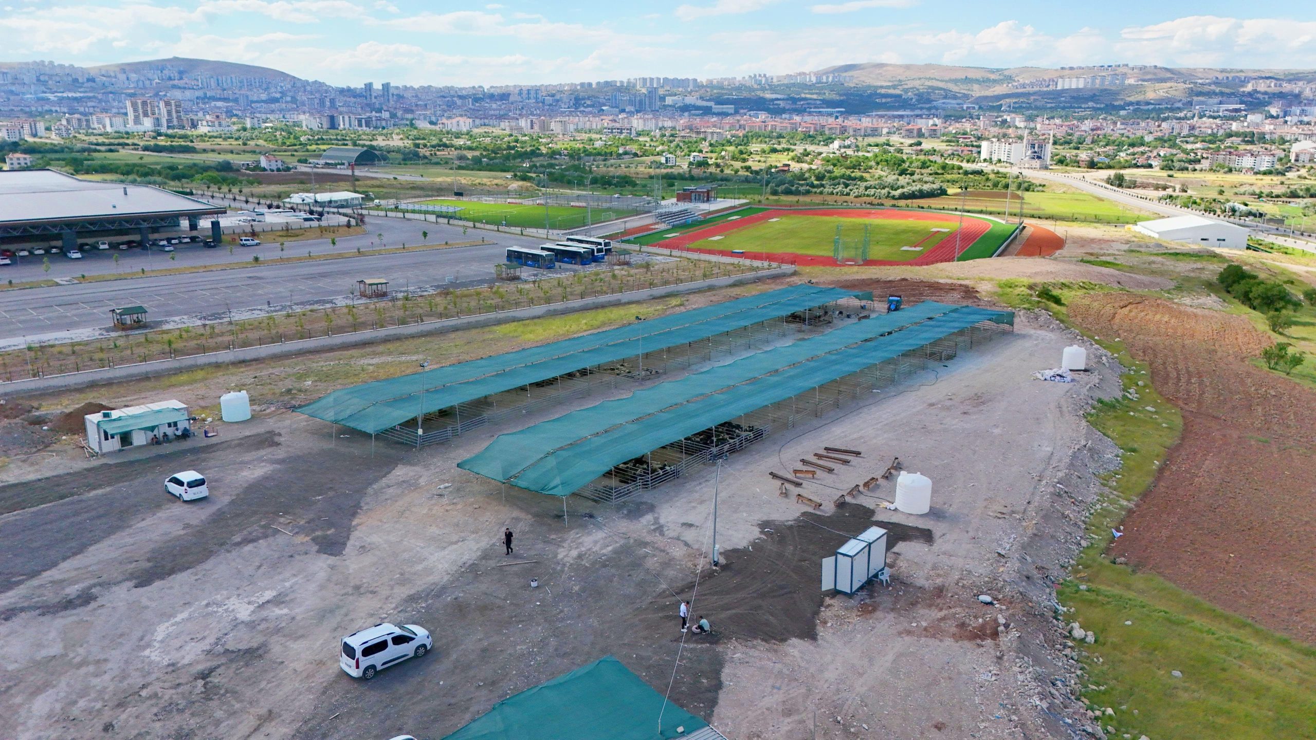 Elazığ’da kurban satış ve kesim alanı, bayrama hazır