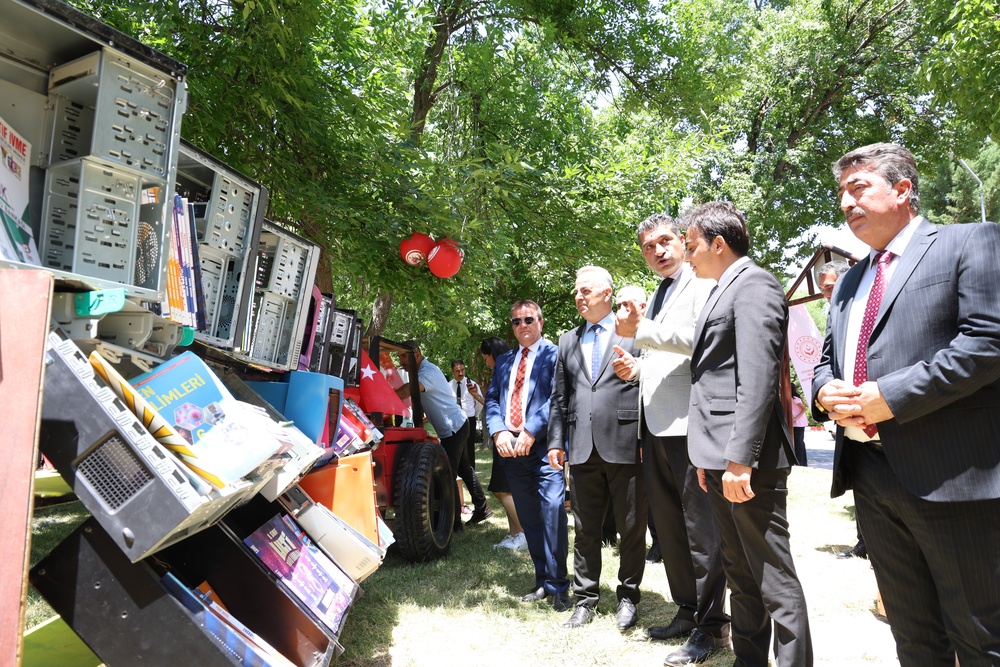 Elazığ’da “Dijital Detoks” etkinliği: Geri Dönüşüm Kütüphanesi açıldı