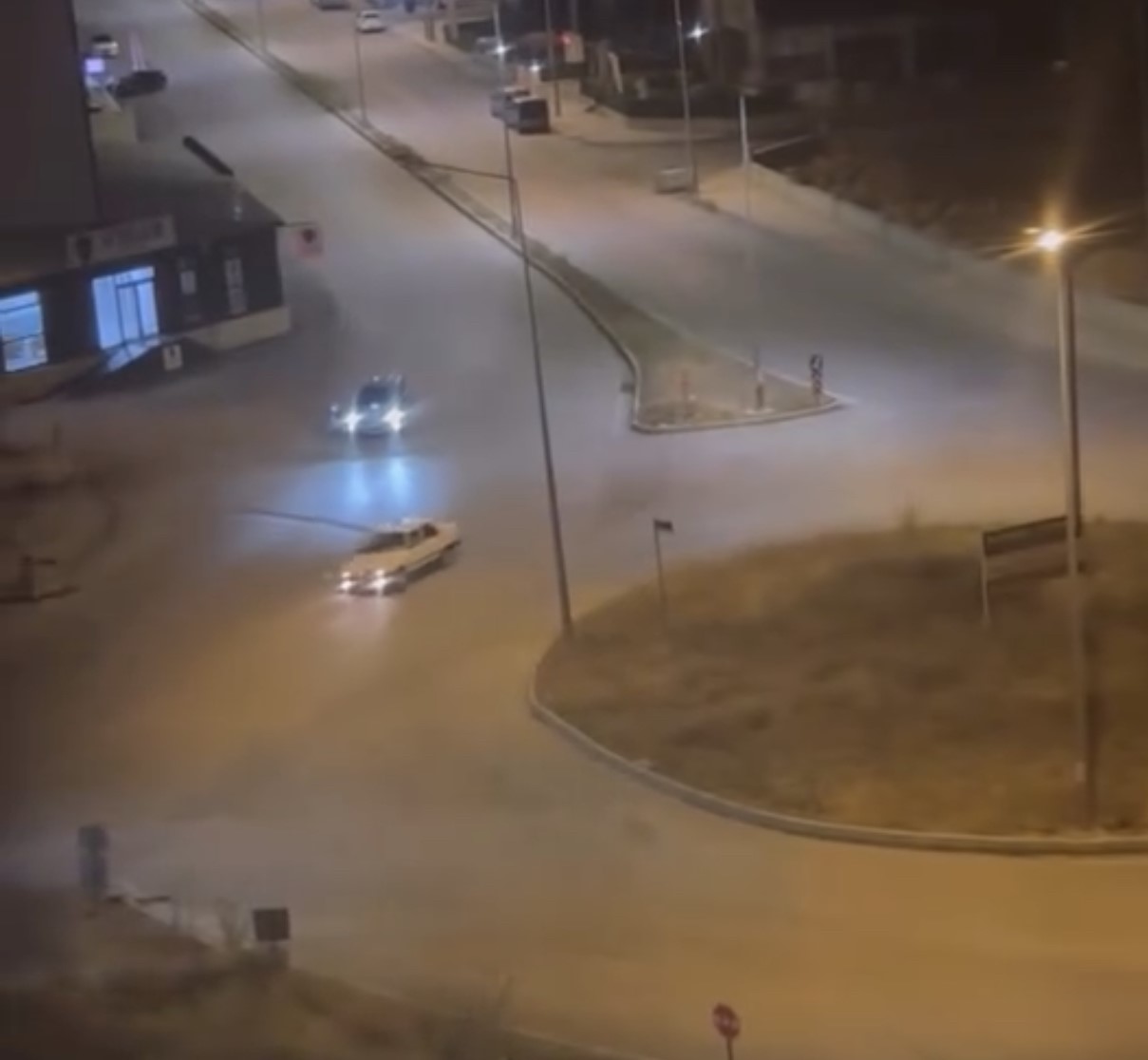 Elazığ’da tofaş marka aracıyla drift yaptı