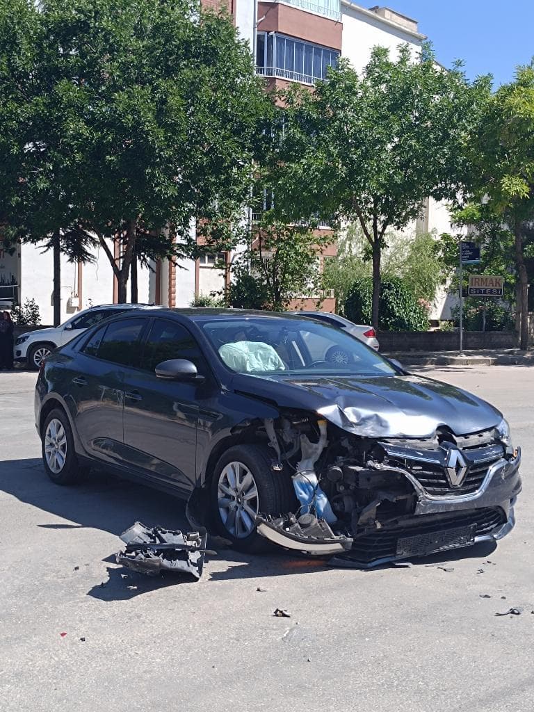 Elazığ’da trafik kazası: 3 yaralı